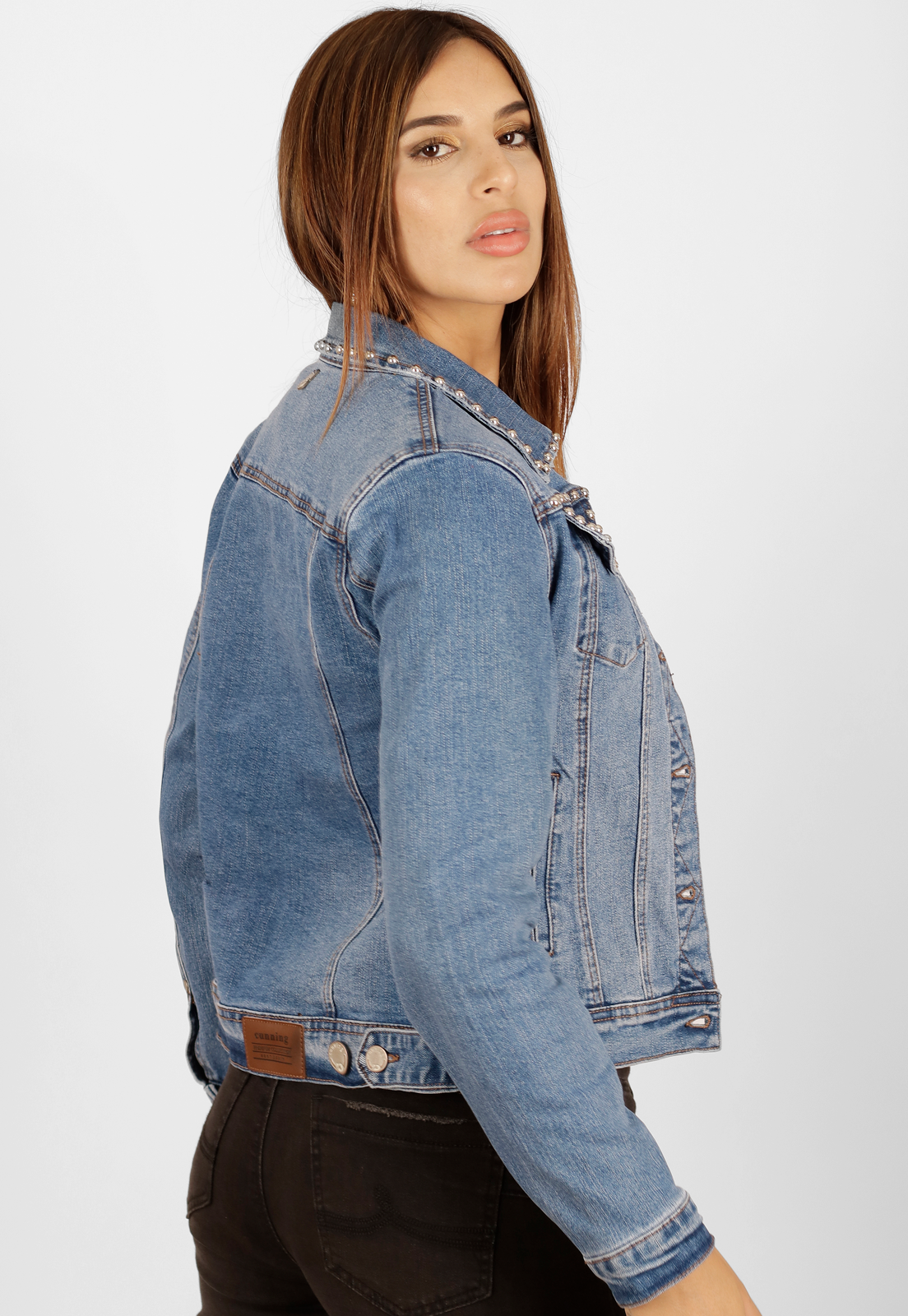 Chaqueta Mezclilla con tachas